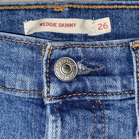 Levi’s Wedgie Skinny Jeans - Picture 10 of 15